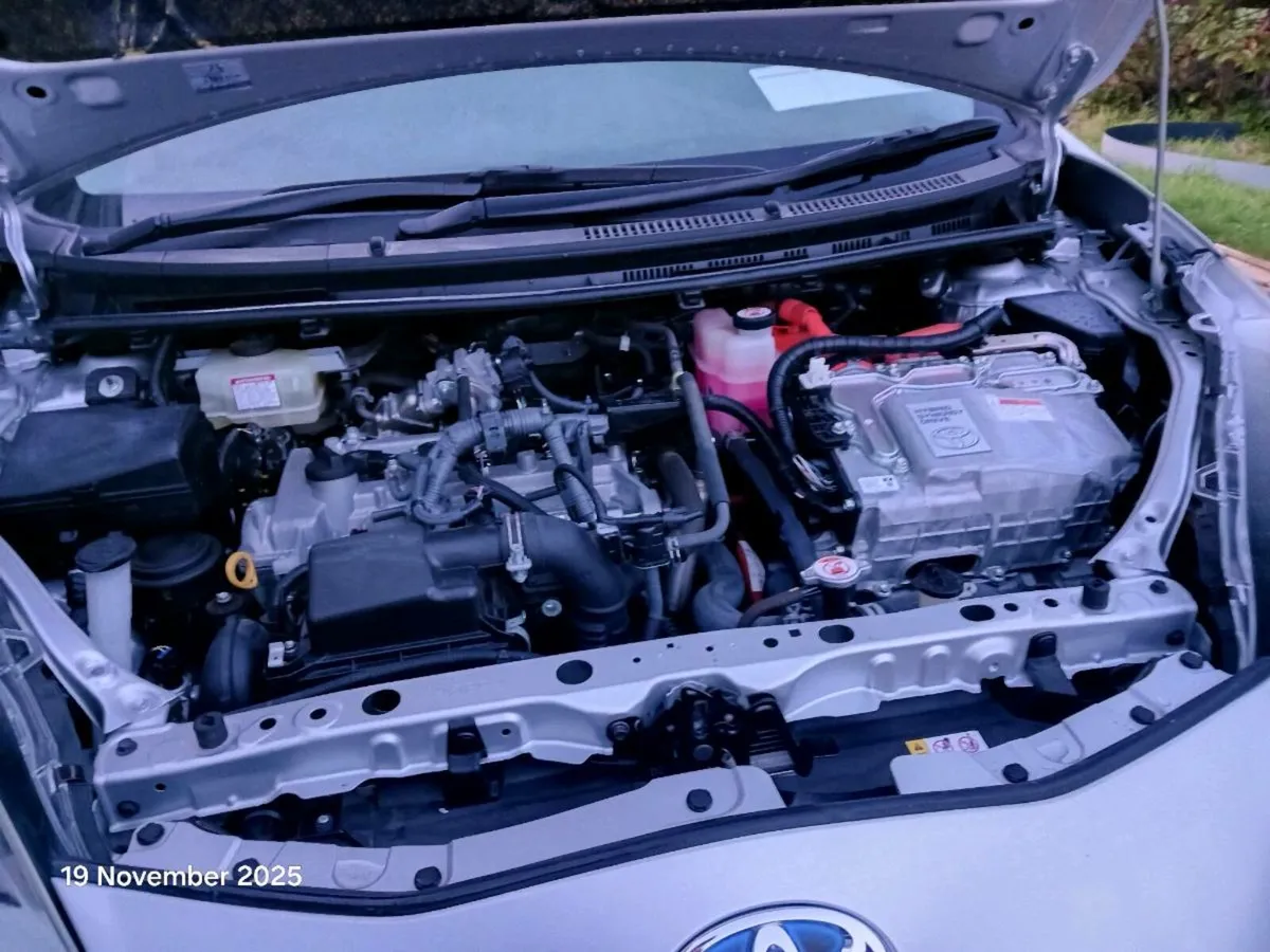 Toyota Aqua Hybrid Price is not negotiable - Image 3