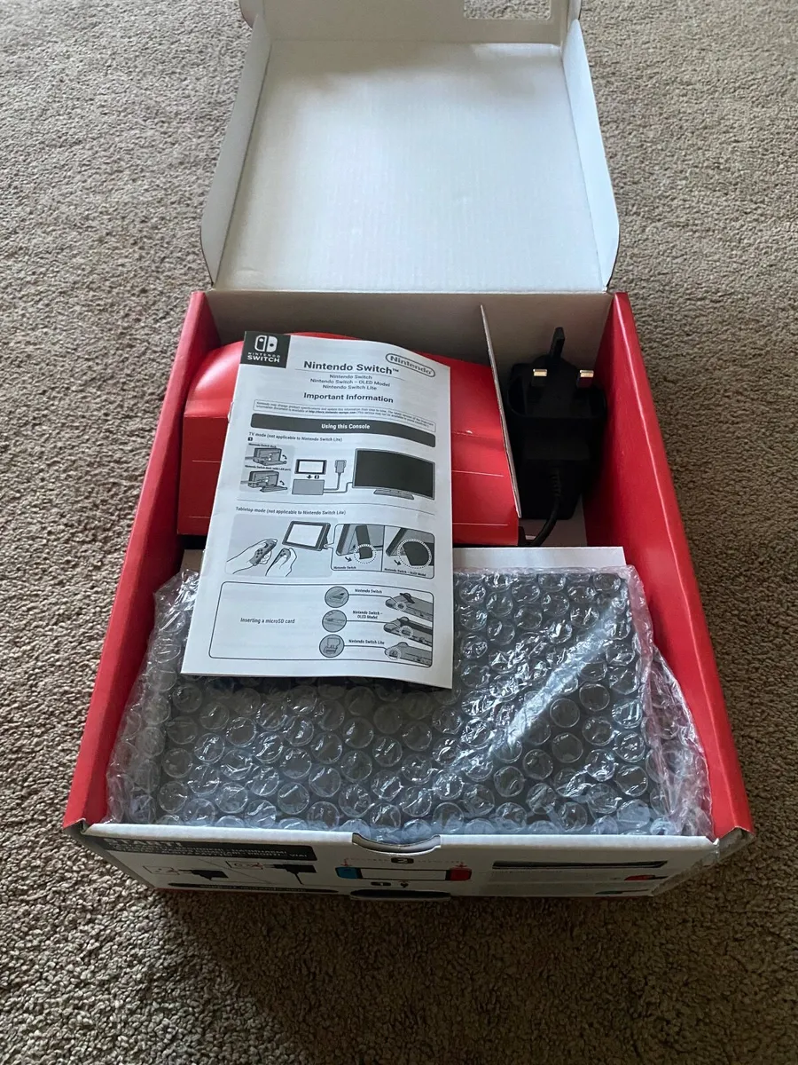 Nintendo Switch OLED Like New in original box - Image 3