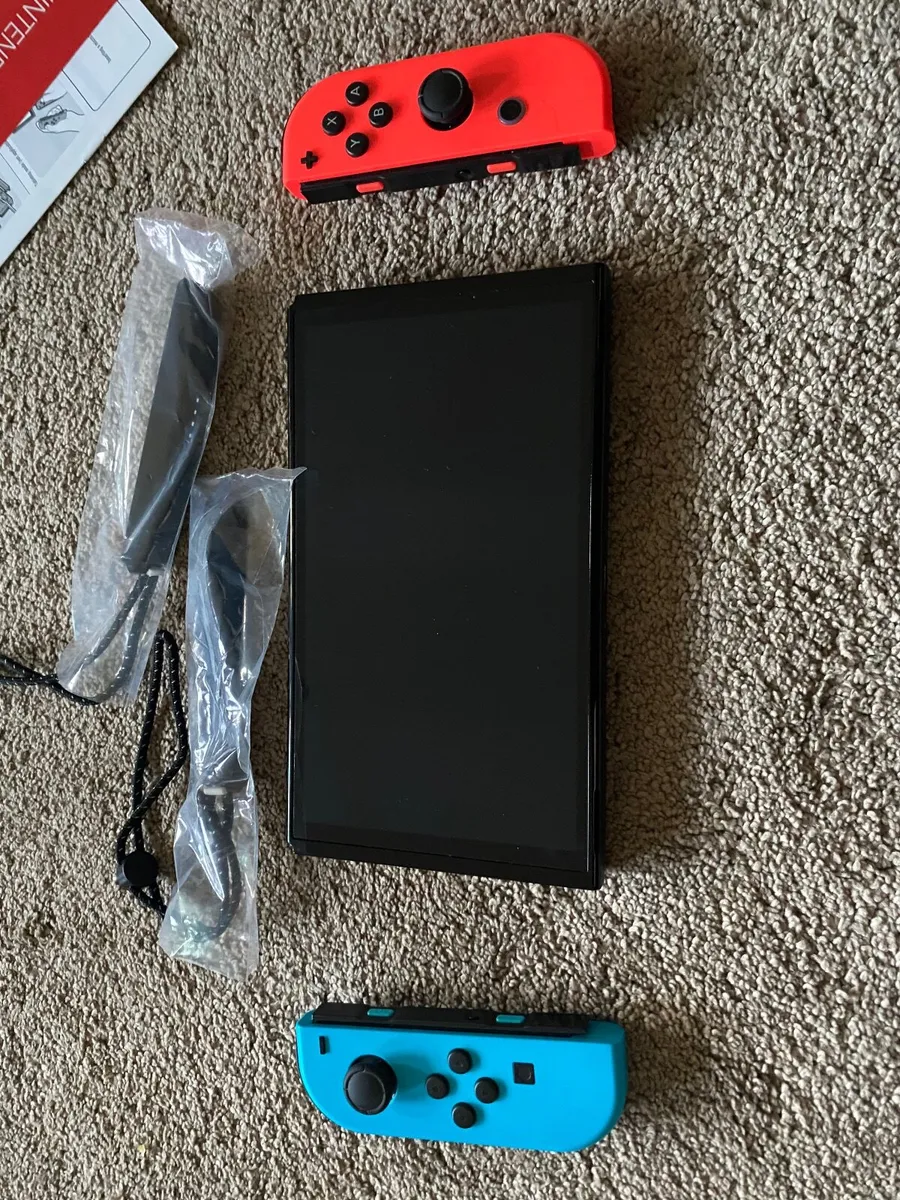 Nintendo Switch OLED Like New in original box - Image 4