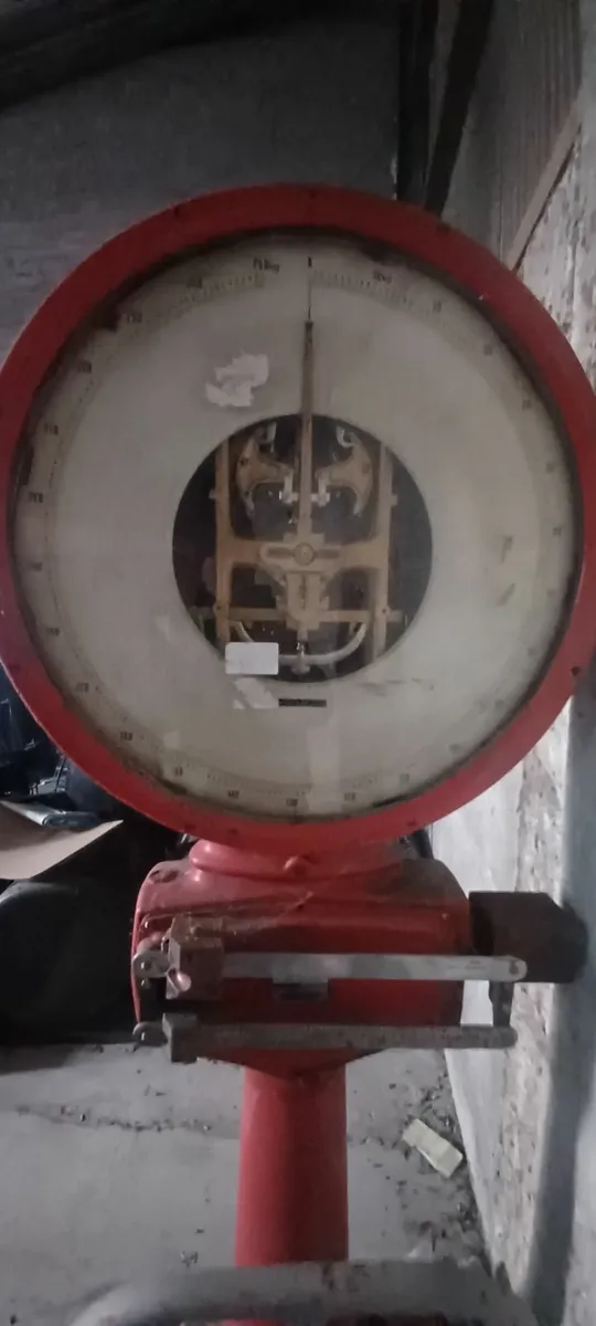 AVERY WEIGHING SCALES - Image 1