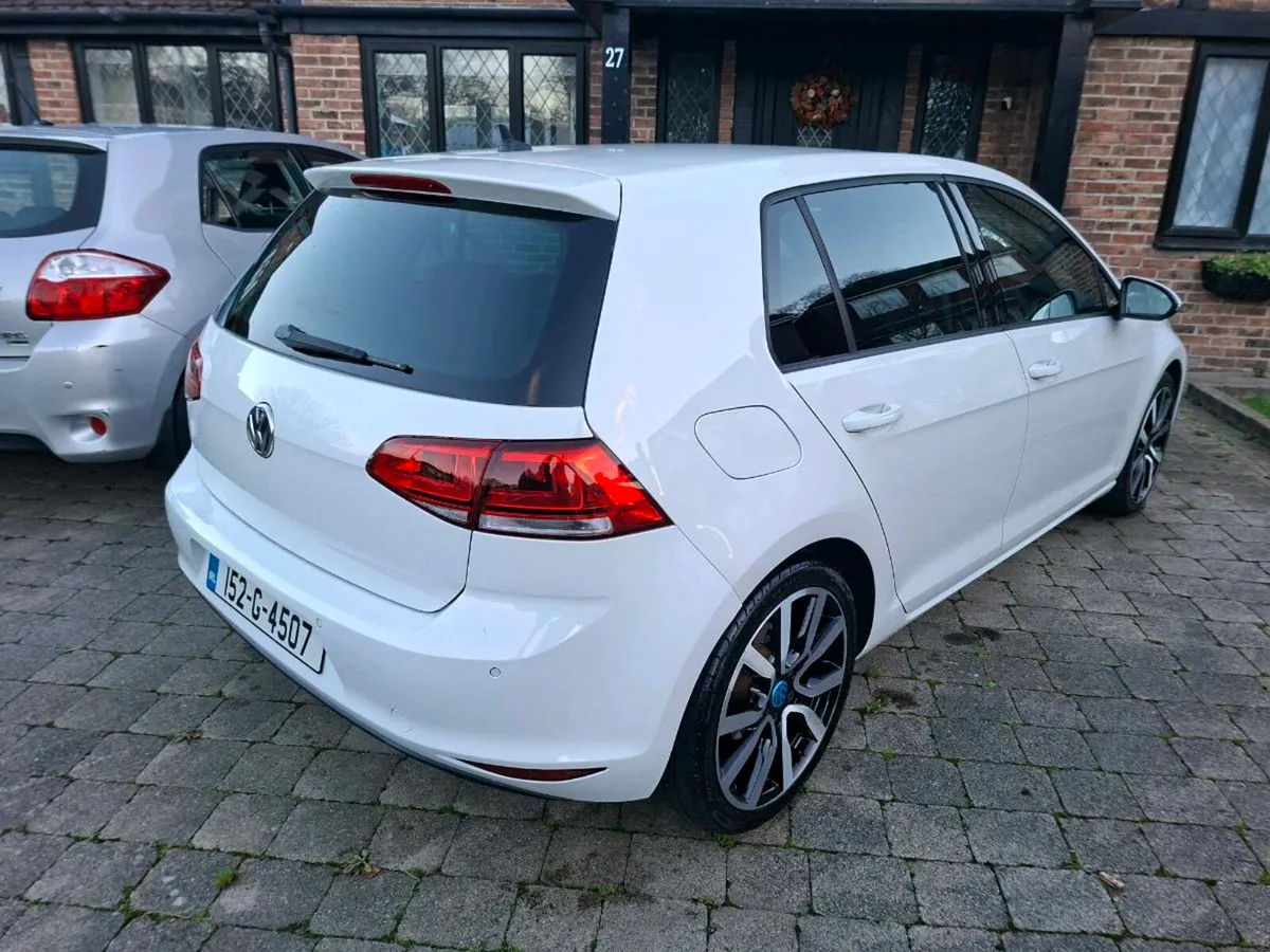 VOLKSWAGON GOLF 2.0TDI GT AUTO 2015 STUNNING - Image 3