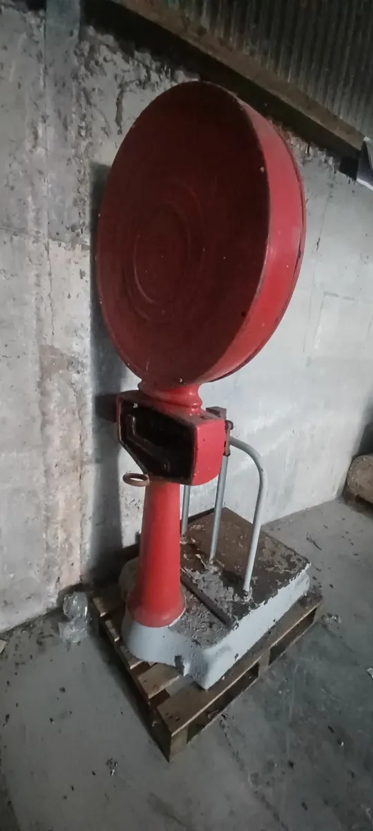 AVERY WEIGHING SCALES - Image 3