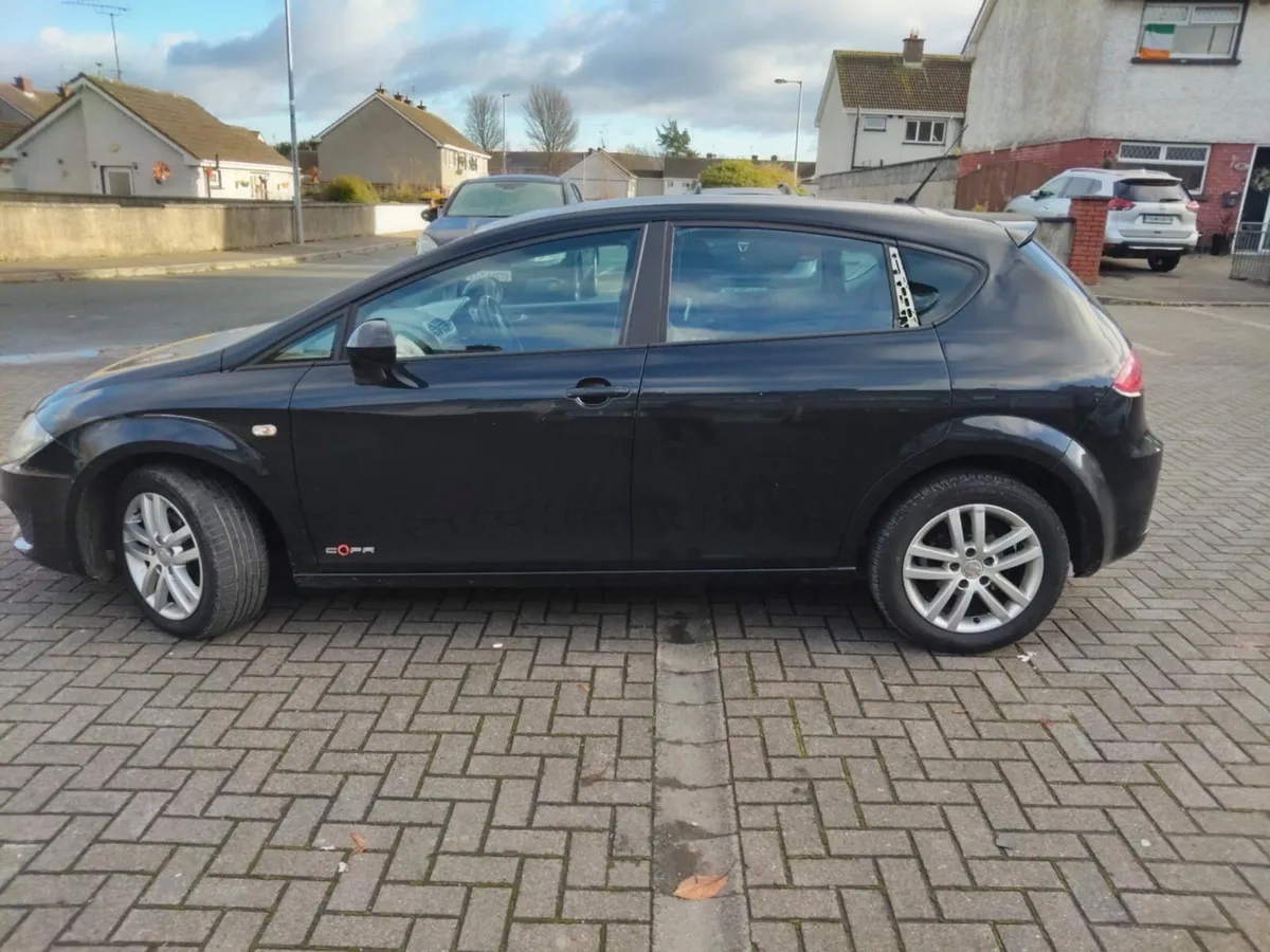 Seat Leon 1.6 Diesel(AUTOMATIC)
New NCT - Image 4