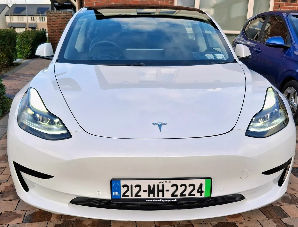 Tesla RWD Model 3 • 2021 • 44,503 km • 96% Battery - Image 1