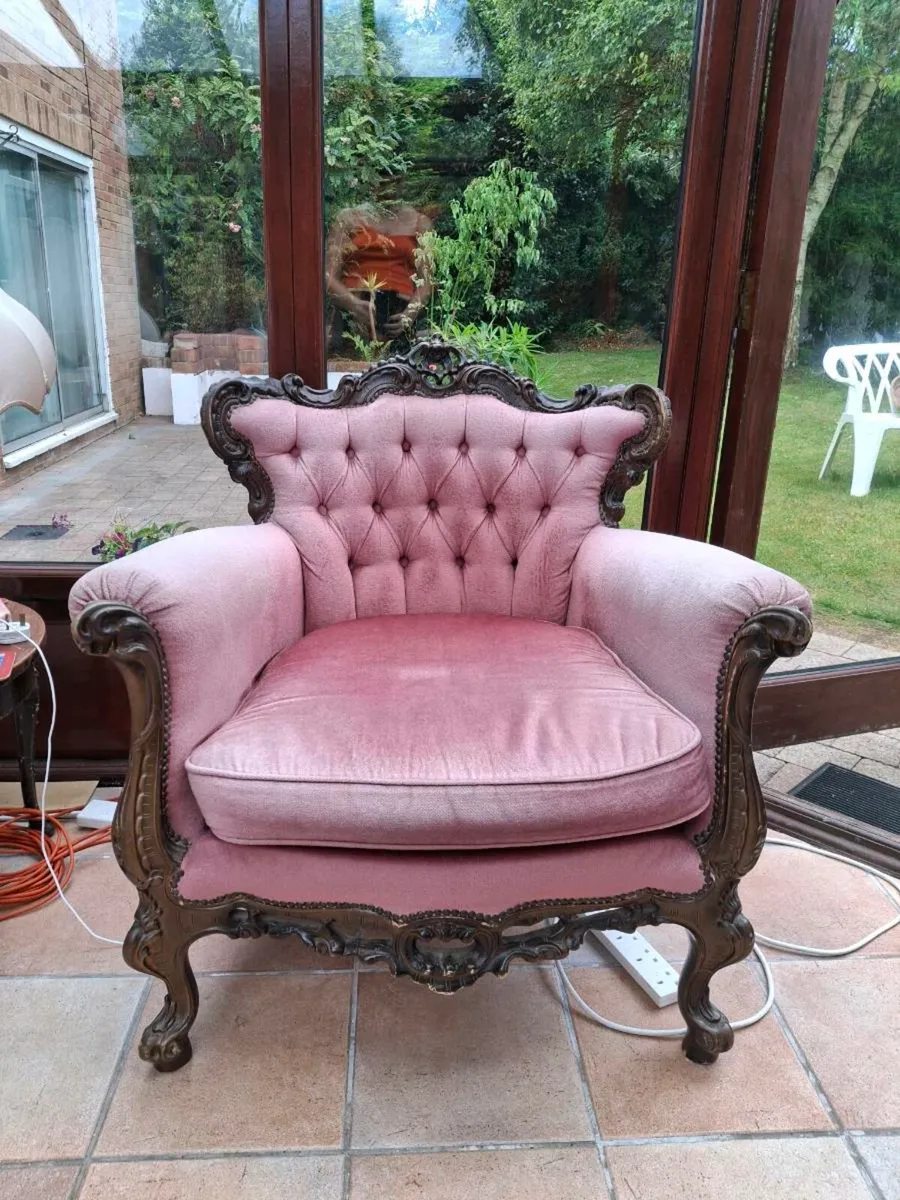 3 piece vintage Baroque couch and 2 armchairs - Image 2