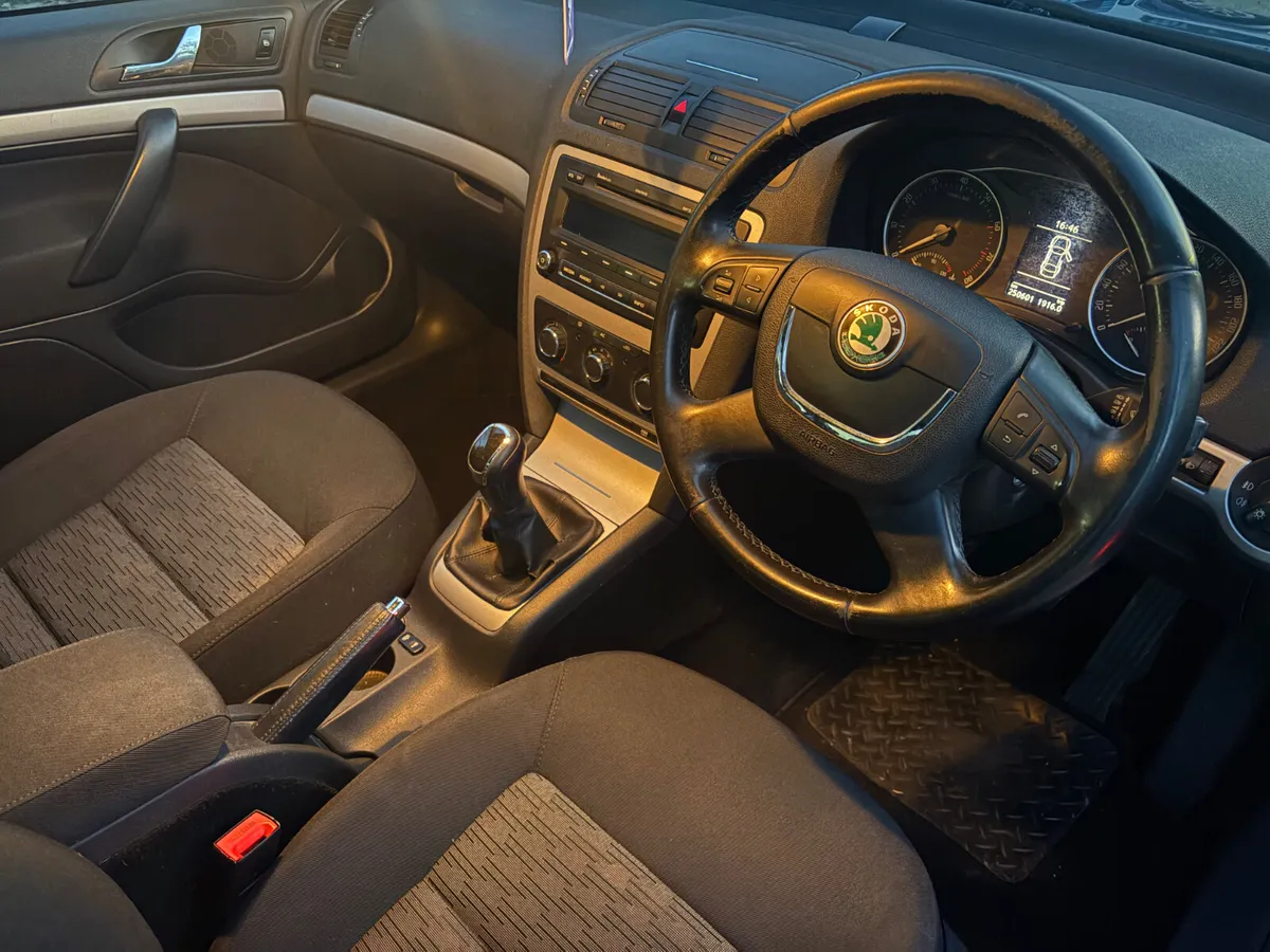 Skoda Octavia 2013 1.2 petrol - Image 3