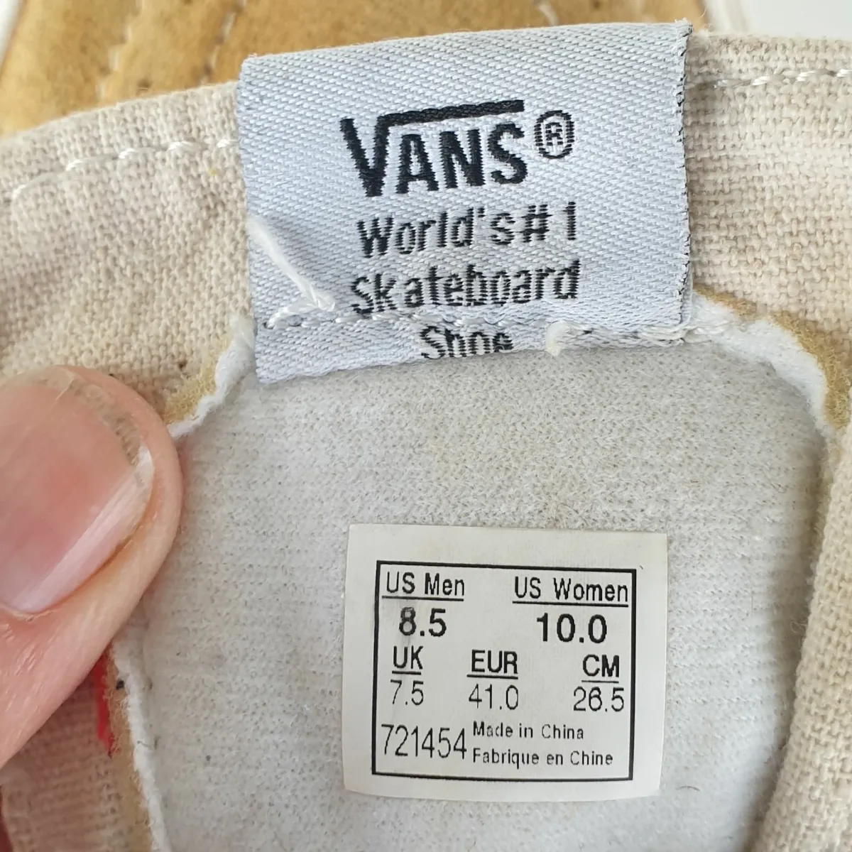 Vans hi top skate shoes size 7 EU 41 - Image 4