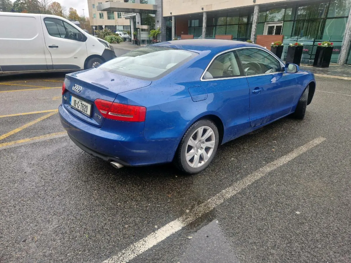 Audi a5 2010 automatic - Image 2