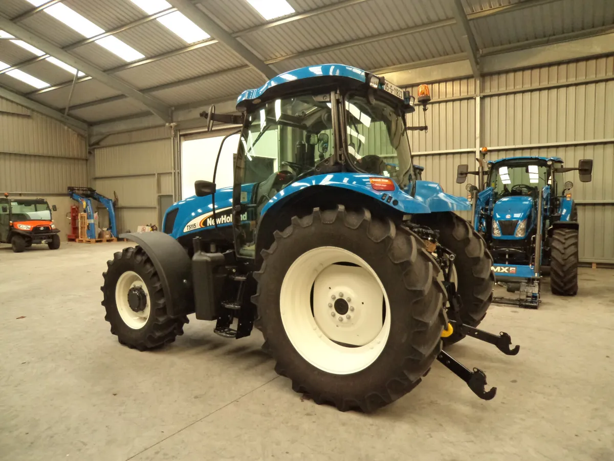 2005 New Holland TS 115 A - Image 2