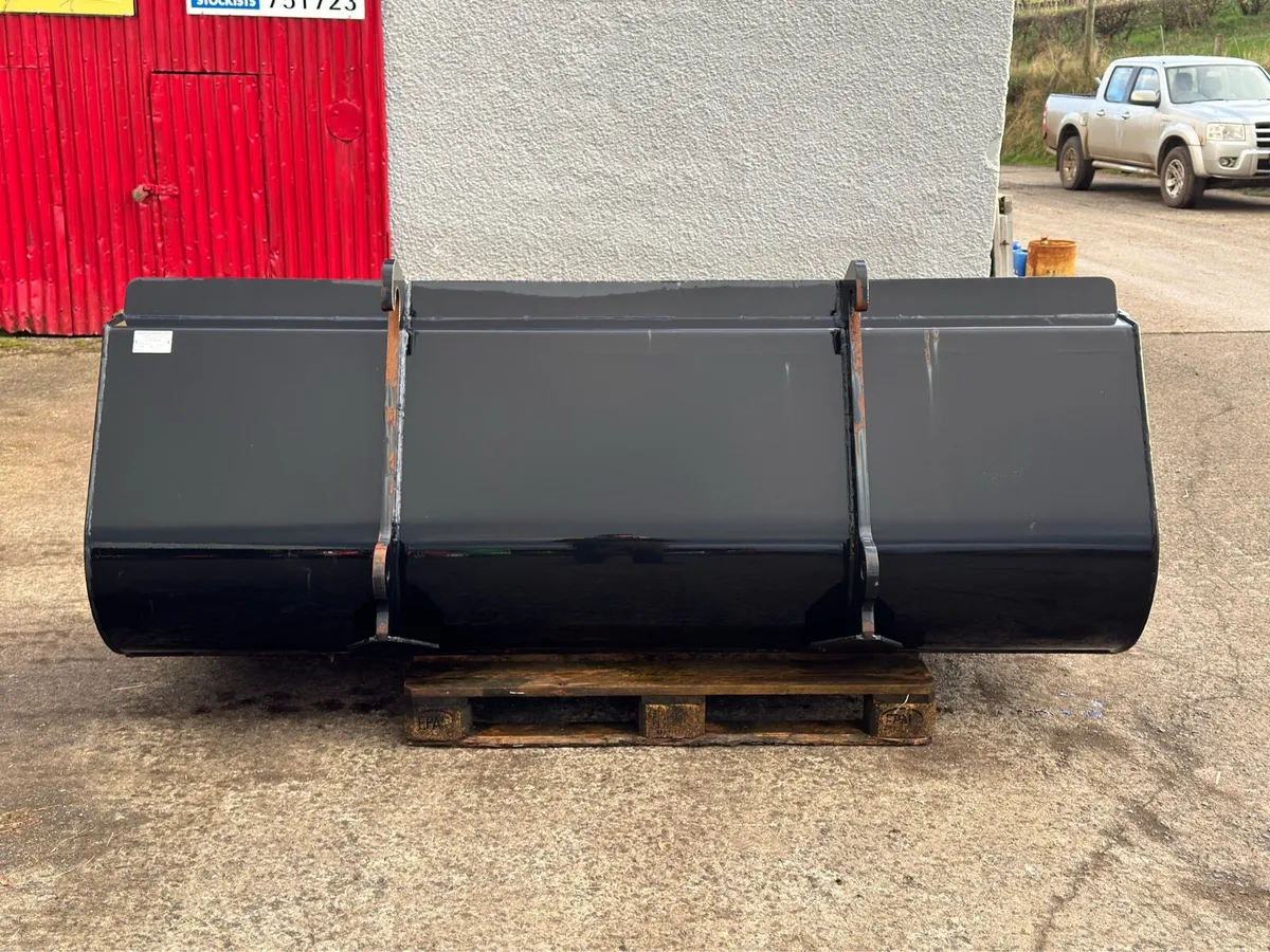 JCB Loader Bucket - Image 2