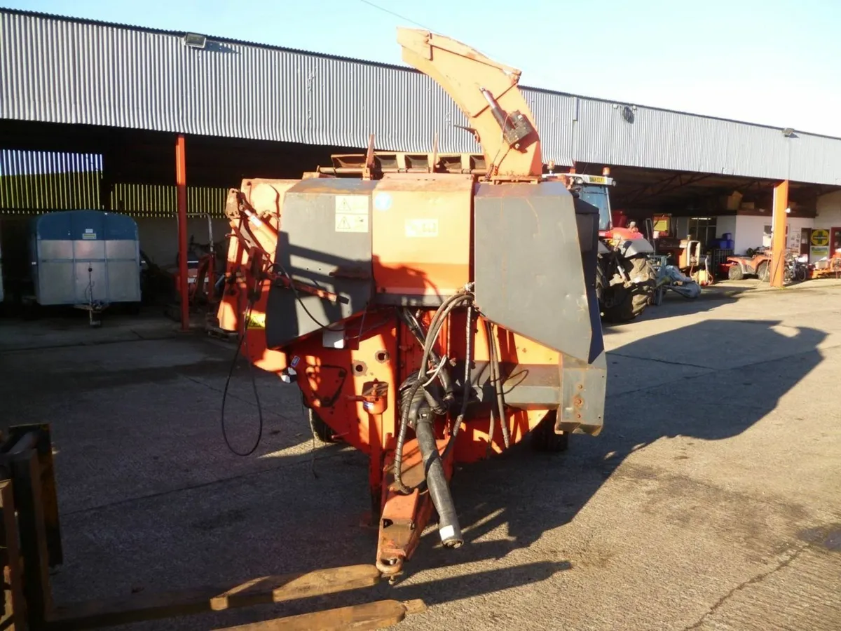 Kuhn Bale Chopper - Image 2