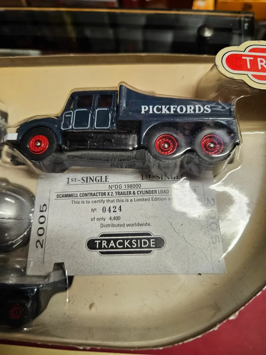 Corgi Trackside Pickfords Scammel Set - Image 3