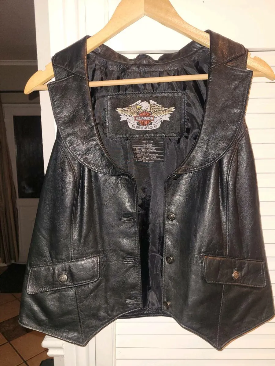 Motorcycle helmet and jacket - Image 1