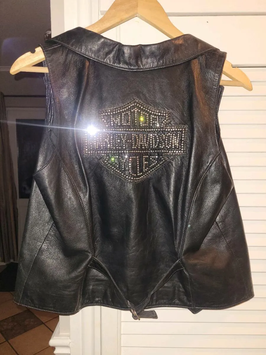 Motorcycle helmet and jacket - Image 2