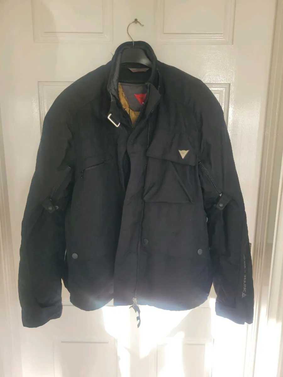 Motorcycle helmet and jacket - Image 3