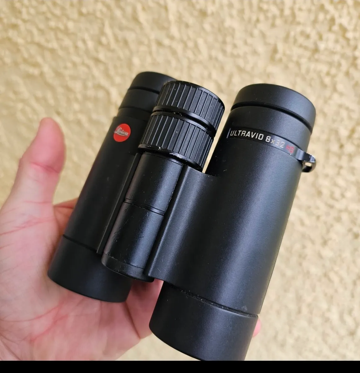 Leica Ultravid HD PLUS 8 x 32 binoculars