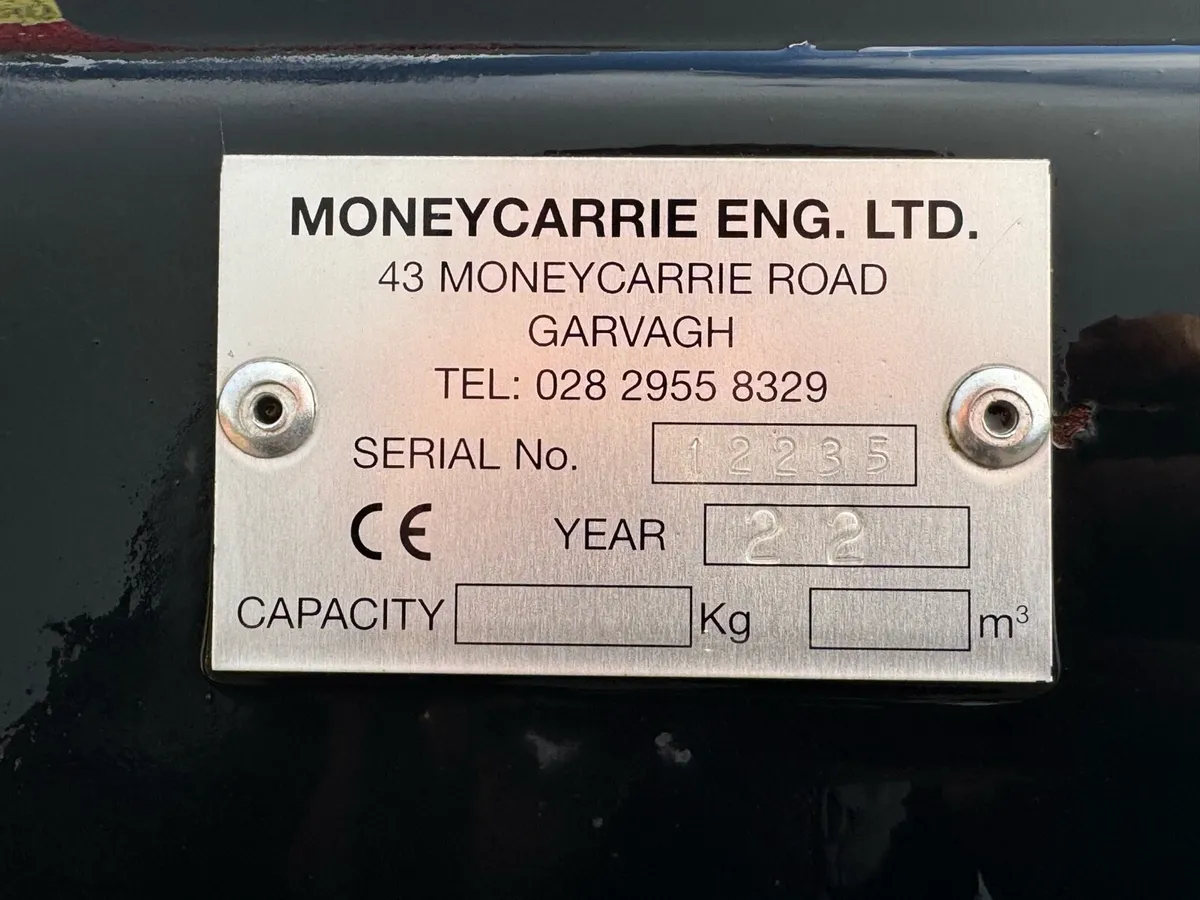 JCB Loader Bucket - Image 4