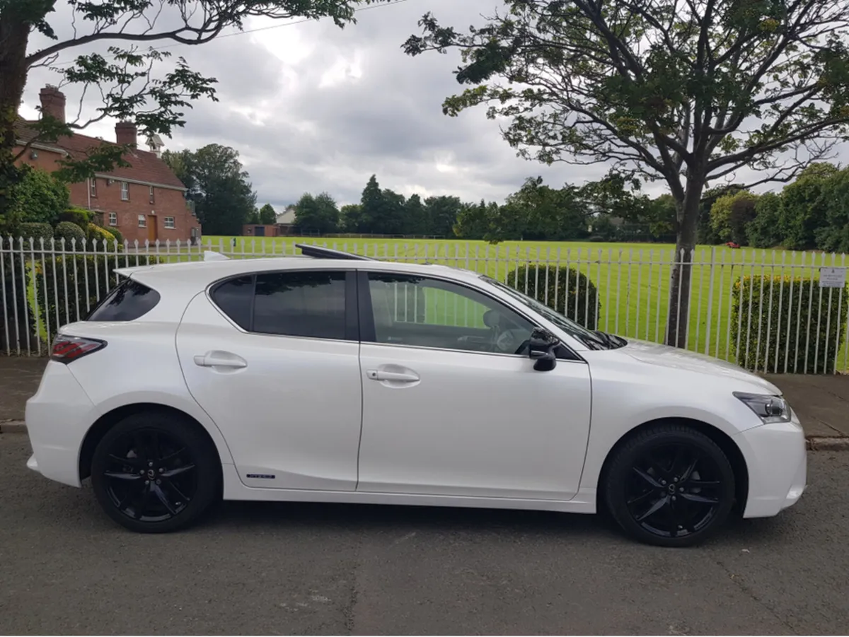 Lexus CT CT 200H SPORT CVT 5DR AUTO 1.8 136BHP - Image 2