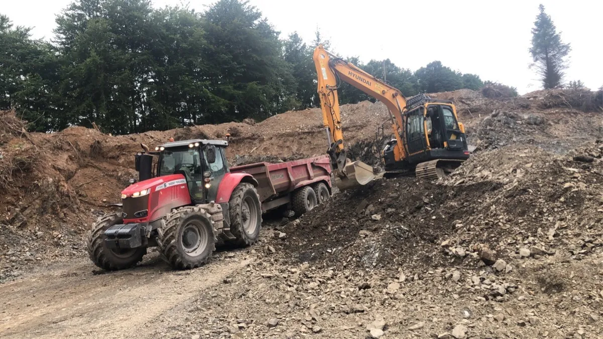 Farm worker available - Image 1