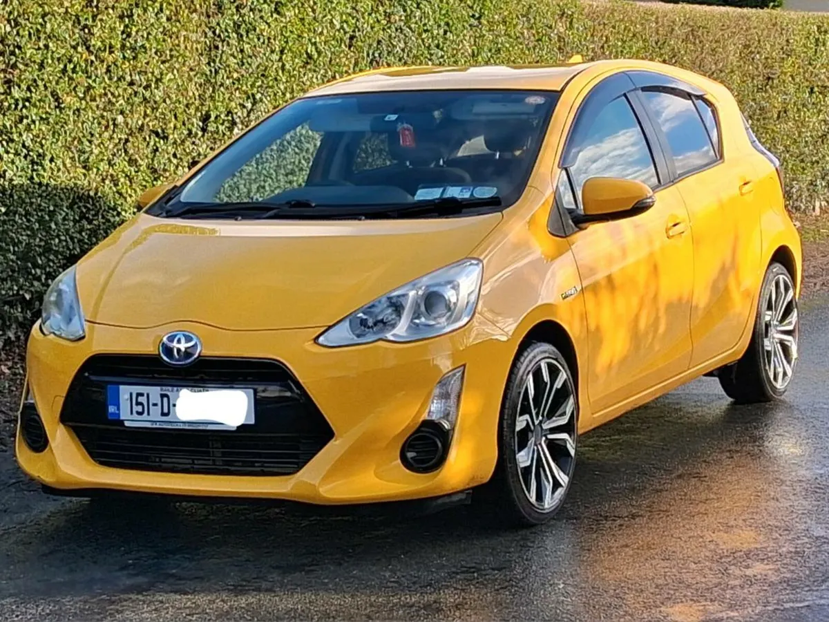 TOYOTA AQUA, HYBRID, MINOR DAMAGE, DRIVE HOME - Image 1