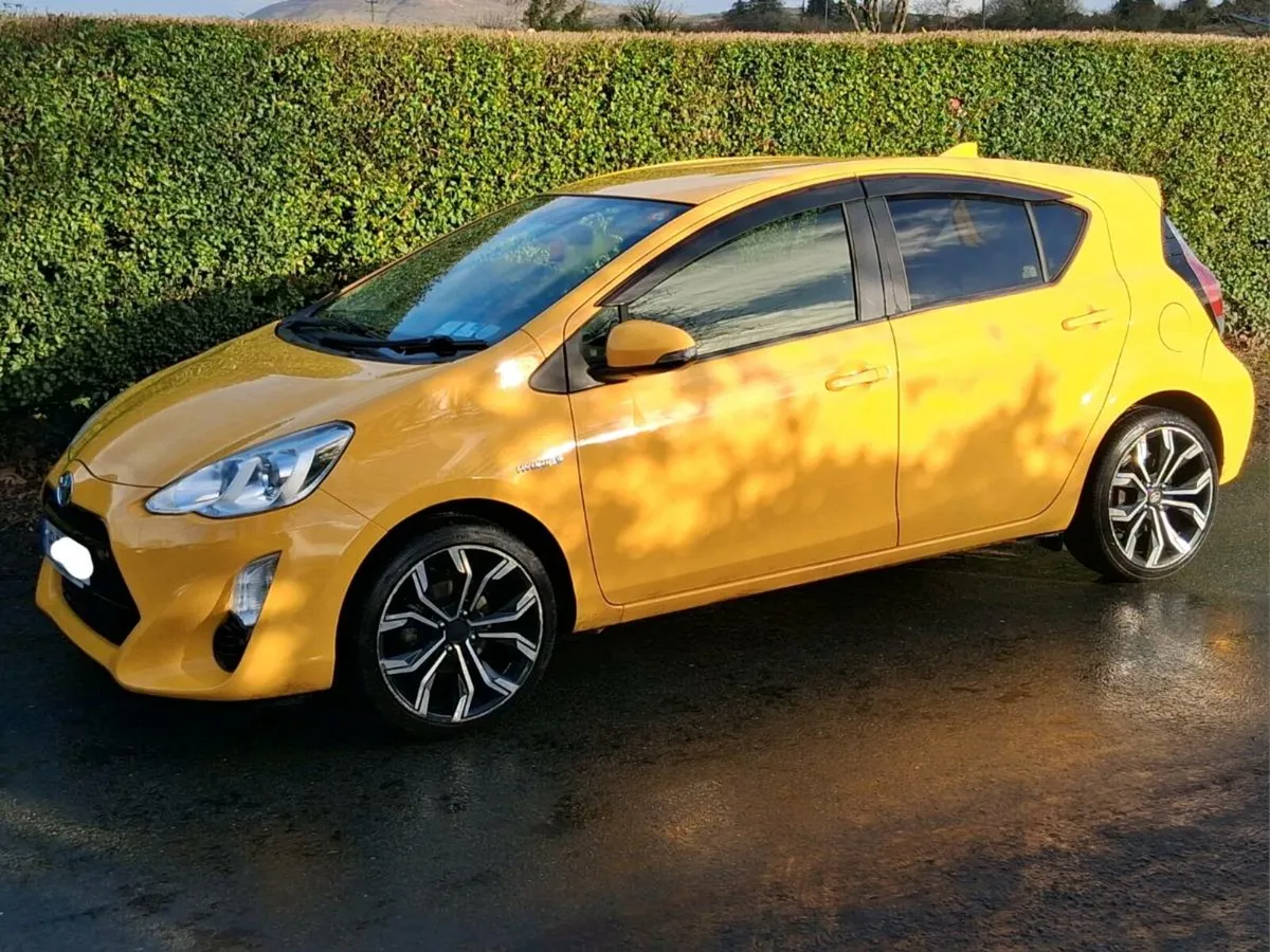 TOYOTA AQUA, HYBRID, MINOR DAMAGE, DRIVE HOME - Image 2