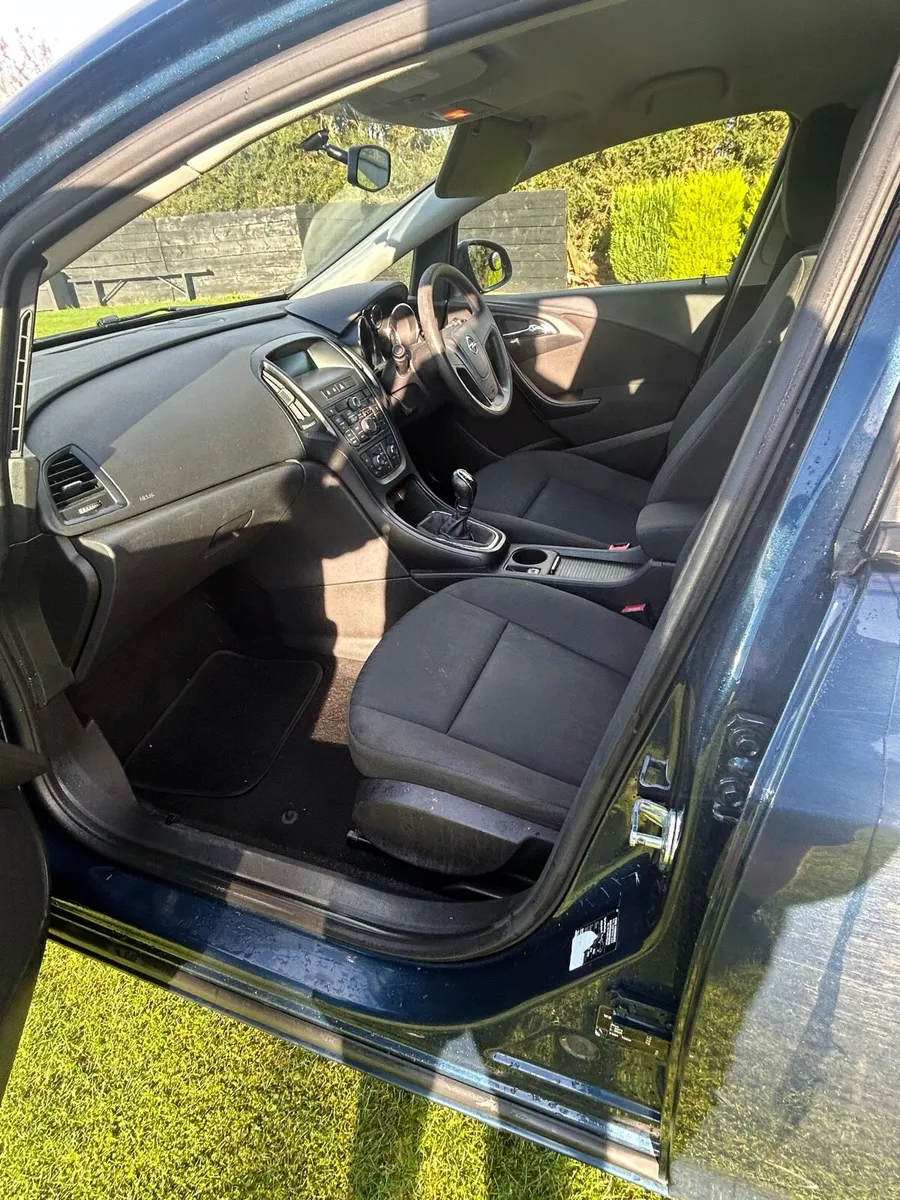 2011 Opel Astra 1.4 S NCT 08/26 - Image 2