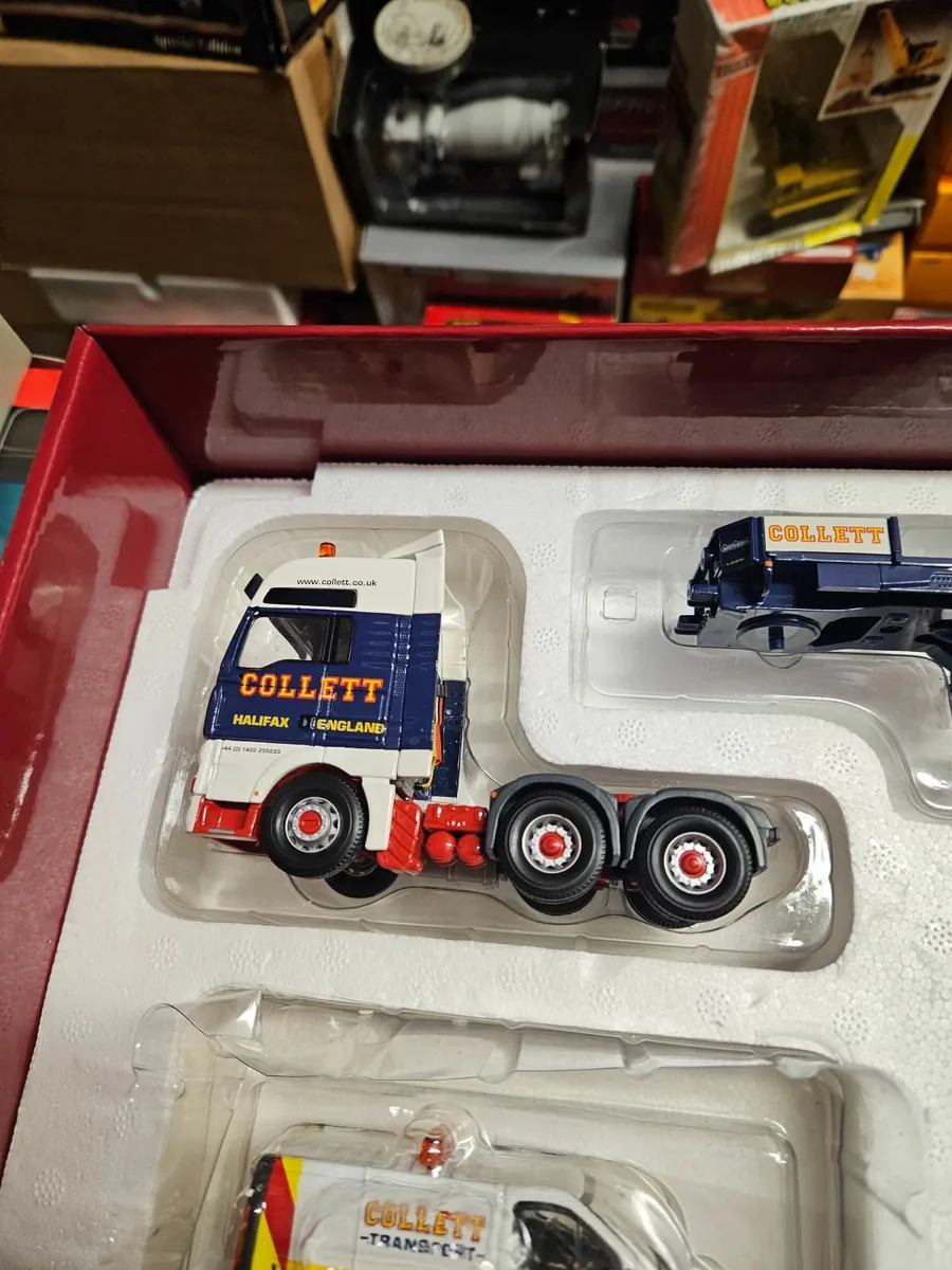 Corgi MAN Tractor Unit King Trailer & Loader Load - Image 2