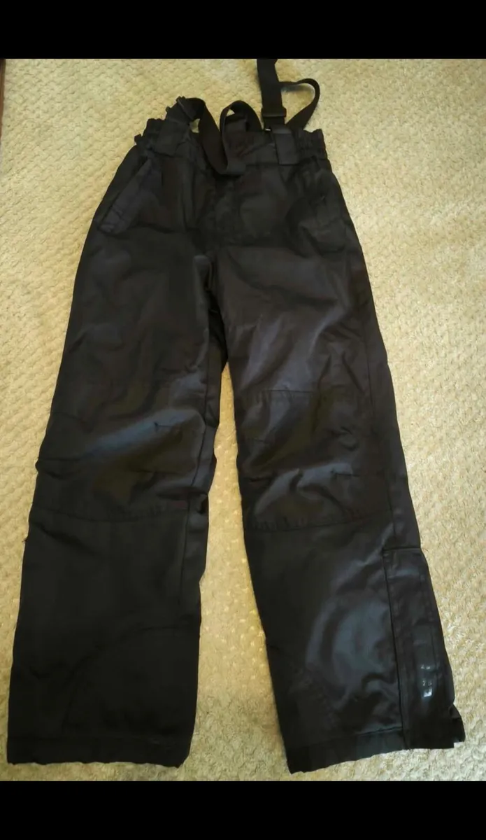 Kids ski jacket and trousers - Image 1