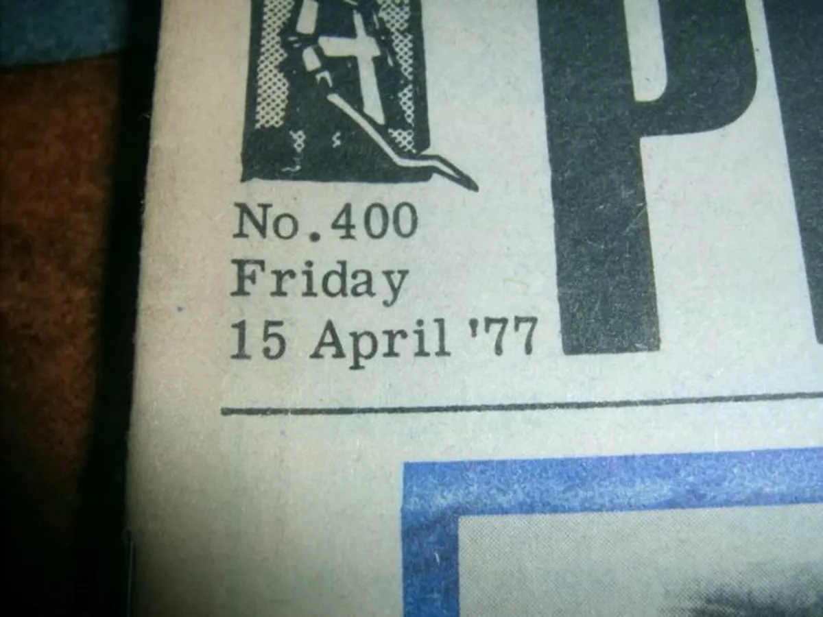 old newspapers - Image 3