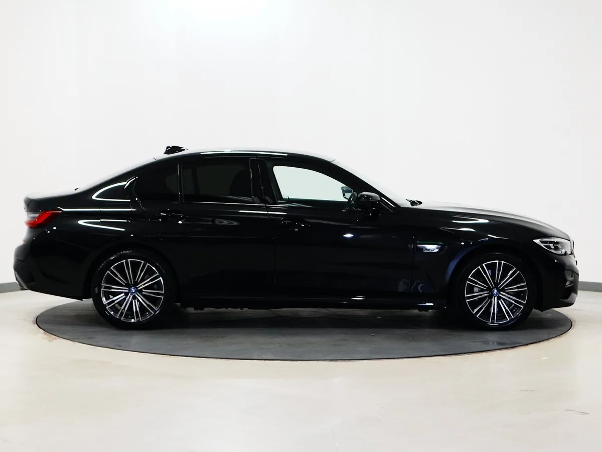 *82* 2022 BMW 3-Series 2.0 M-SPORT AUTO - Image 3