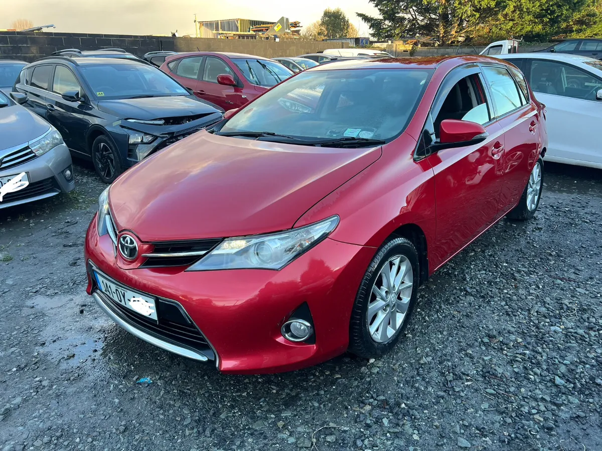 2014 Toyota Auris 1.4 D4D driving - Image 3