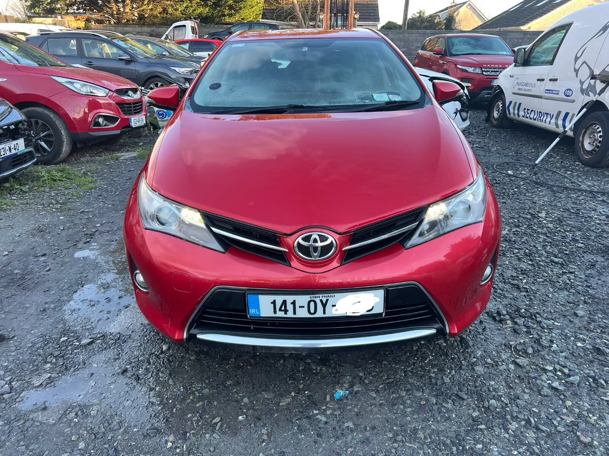 2014 Toyota Auris 1.4 D4D driving - Image 2