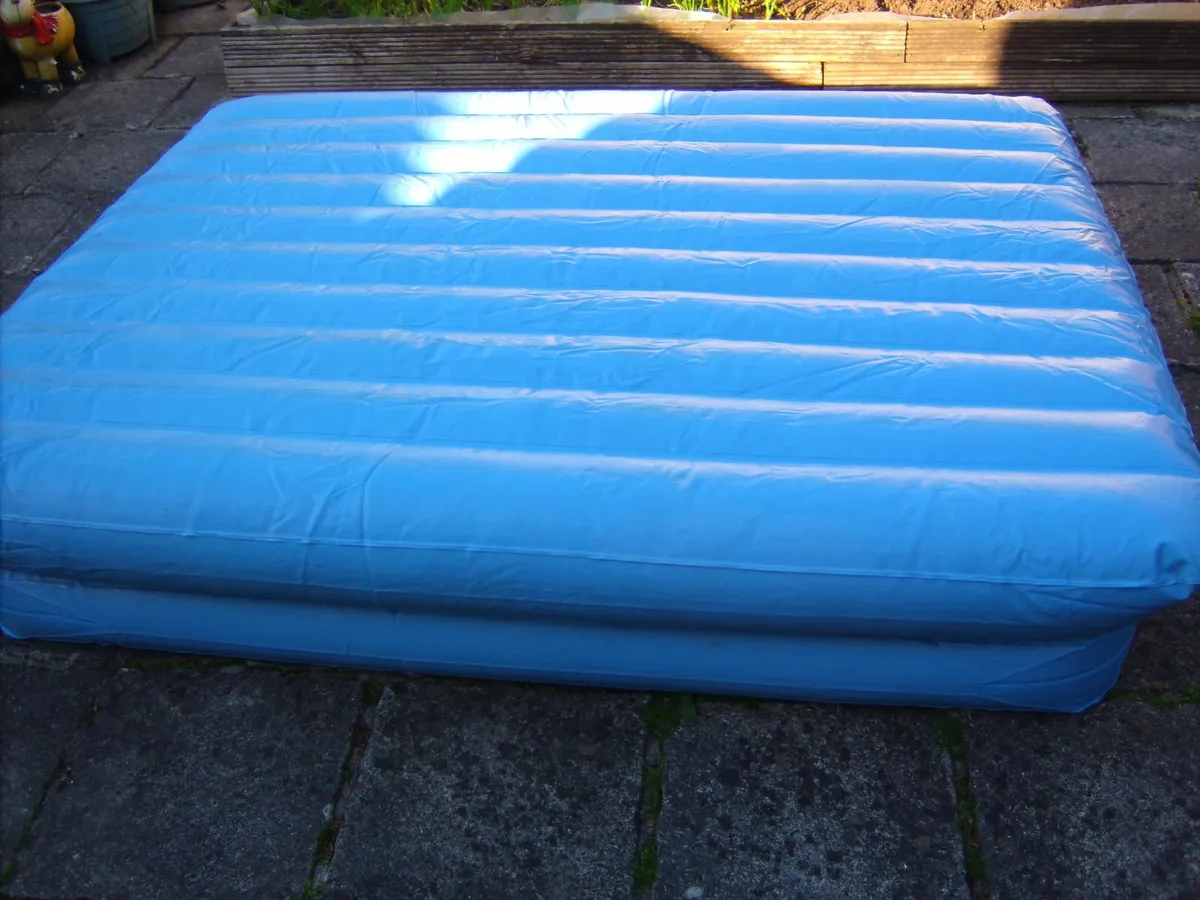 inflatable bed - Image 1