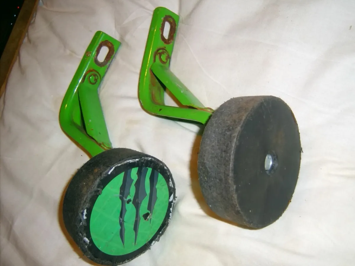 Kids bicycle trainer wheels - Image 3