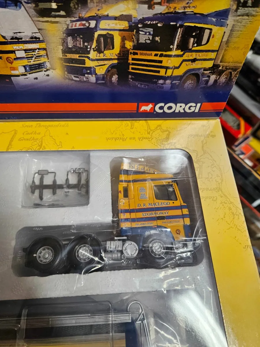 Corgi Transport Set - Image 2