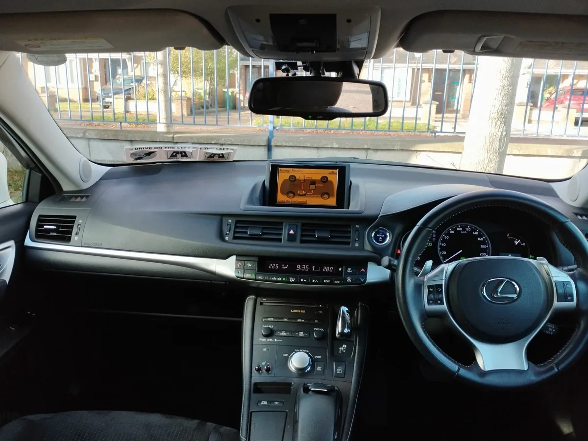 Lexus CT 2012 - Image 4