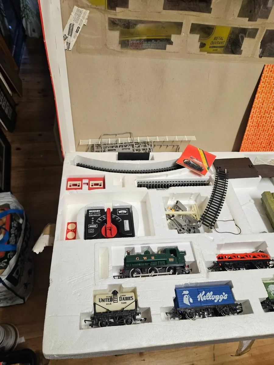 Hornby OO Gauge Train Set - Image 2
