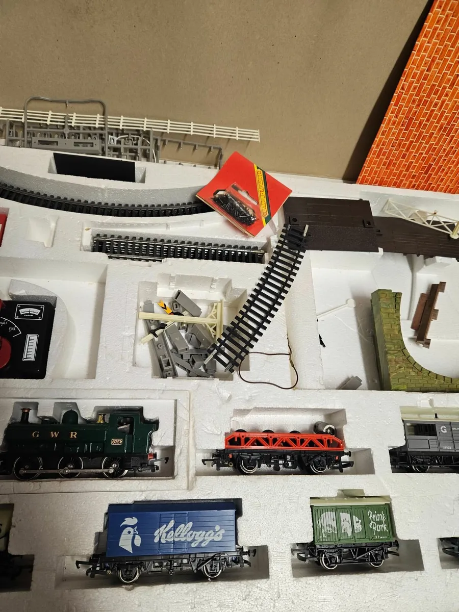 Hornby OO Gauge Train Set - Image 3