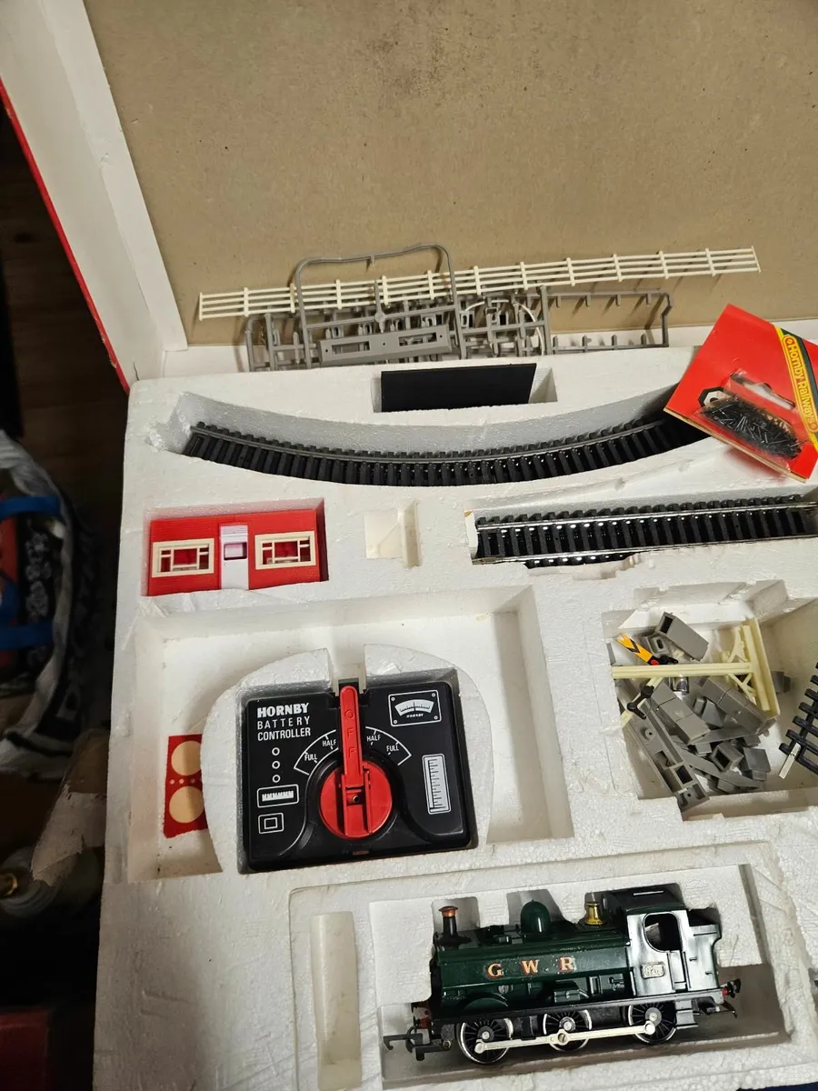 Hornby OO Gauge Train Set - Image 4