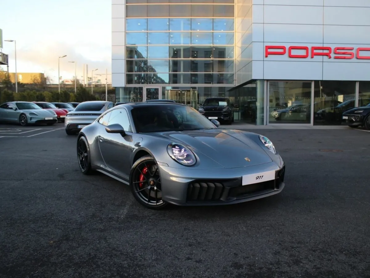 Porsche 911 Carrera GTS - Image 1