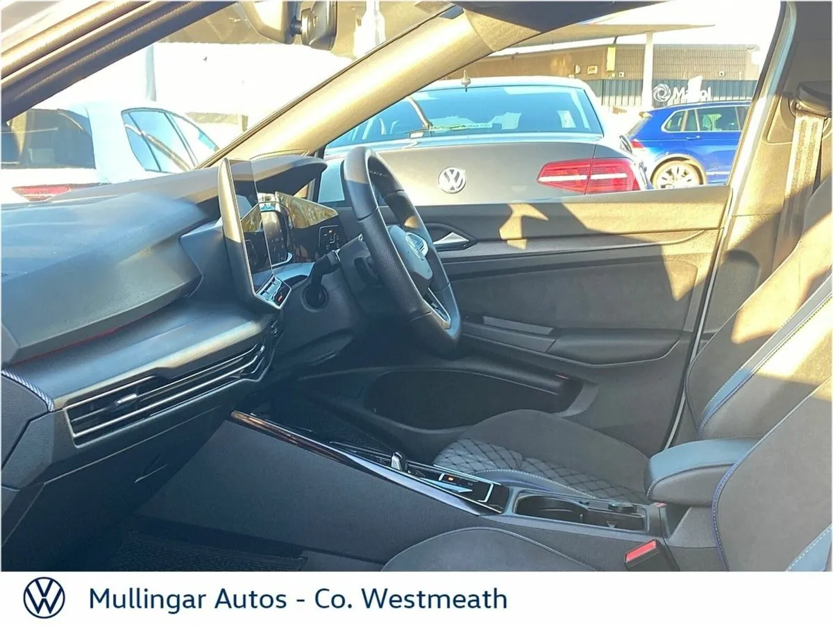 Volkswagen Golf GOLF R-LINE 2.0 TDI 150HP DSG - Image 4