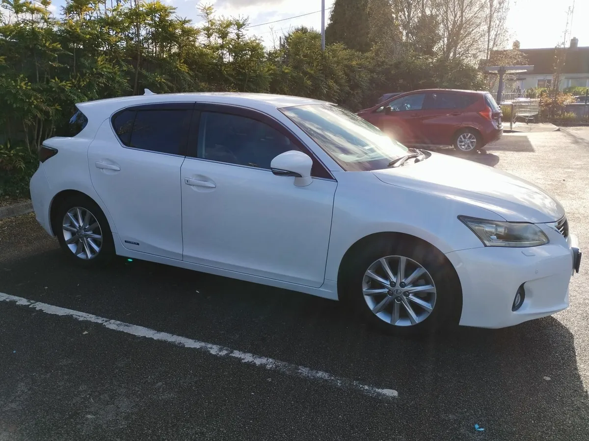 Lexus CT 2012 ONLY 73000 miles - Image 2