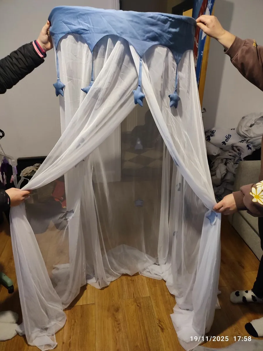 Kids bed canopy - Image 1