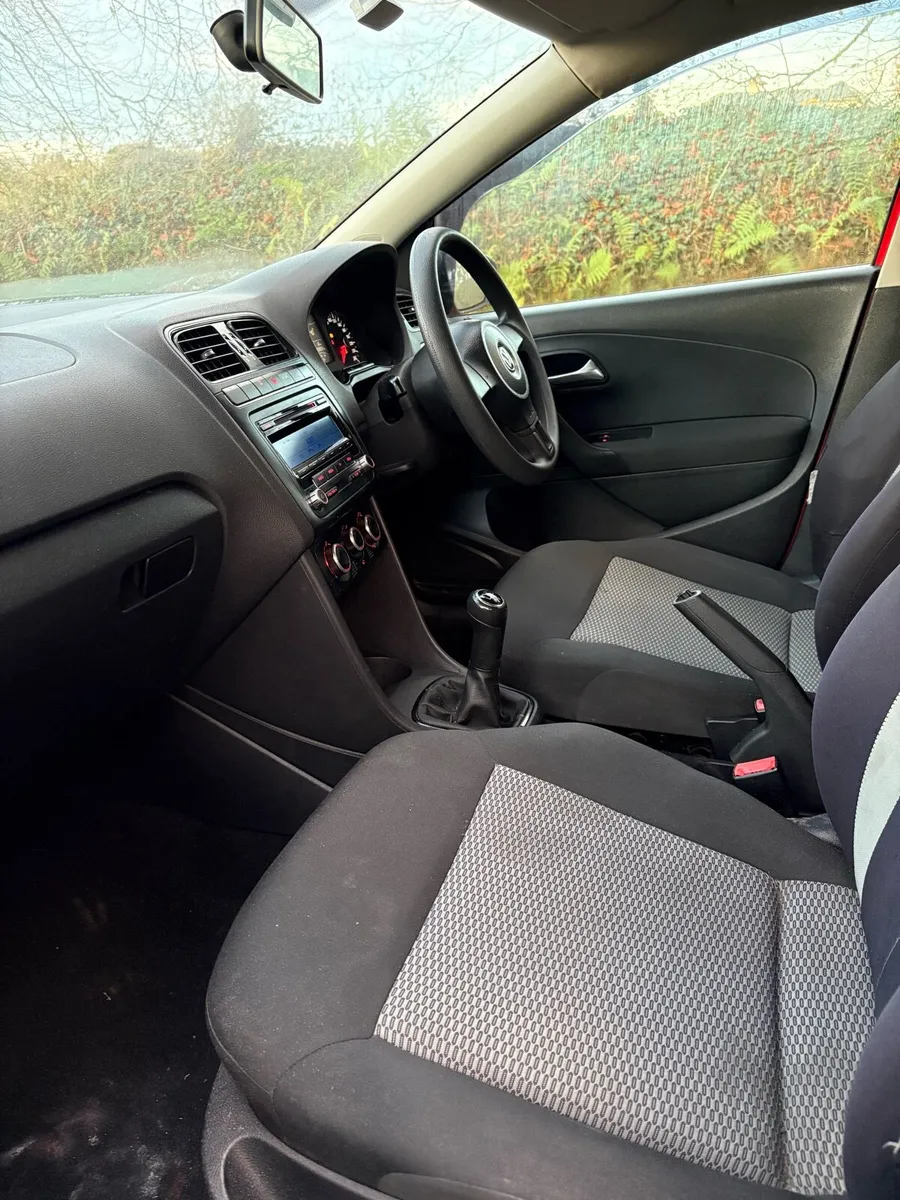 Volkswagen polo - Image 2