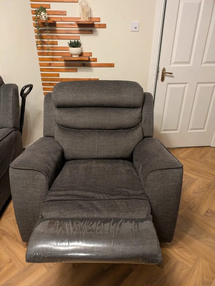 Armchair Recliner - Image 4