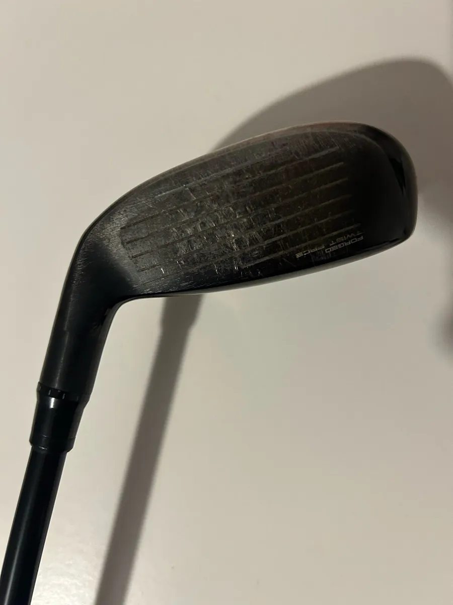 Taylormade sim 2 4 hybrid - Image 2