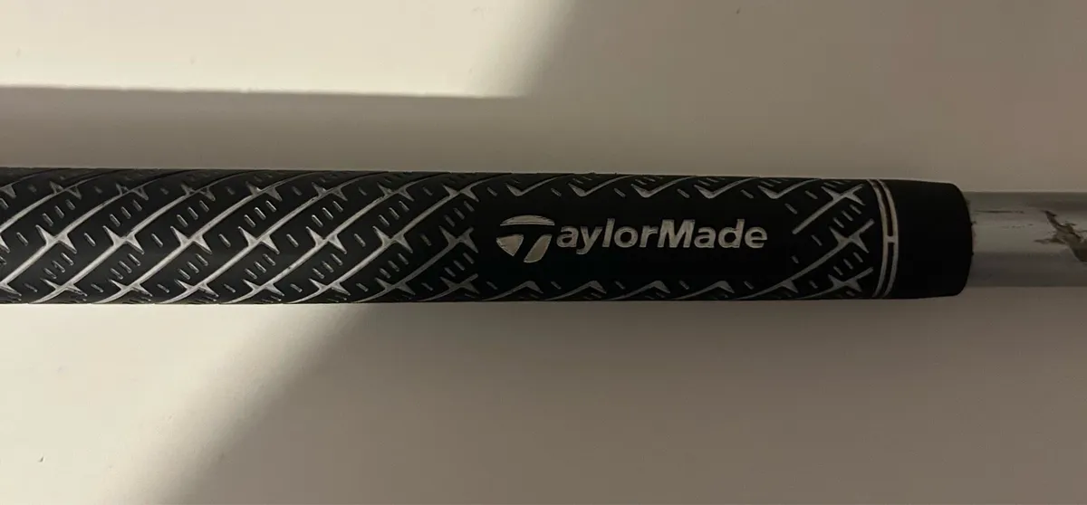 Taylormade sim 2 4 hybrid - Image 4