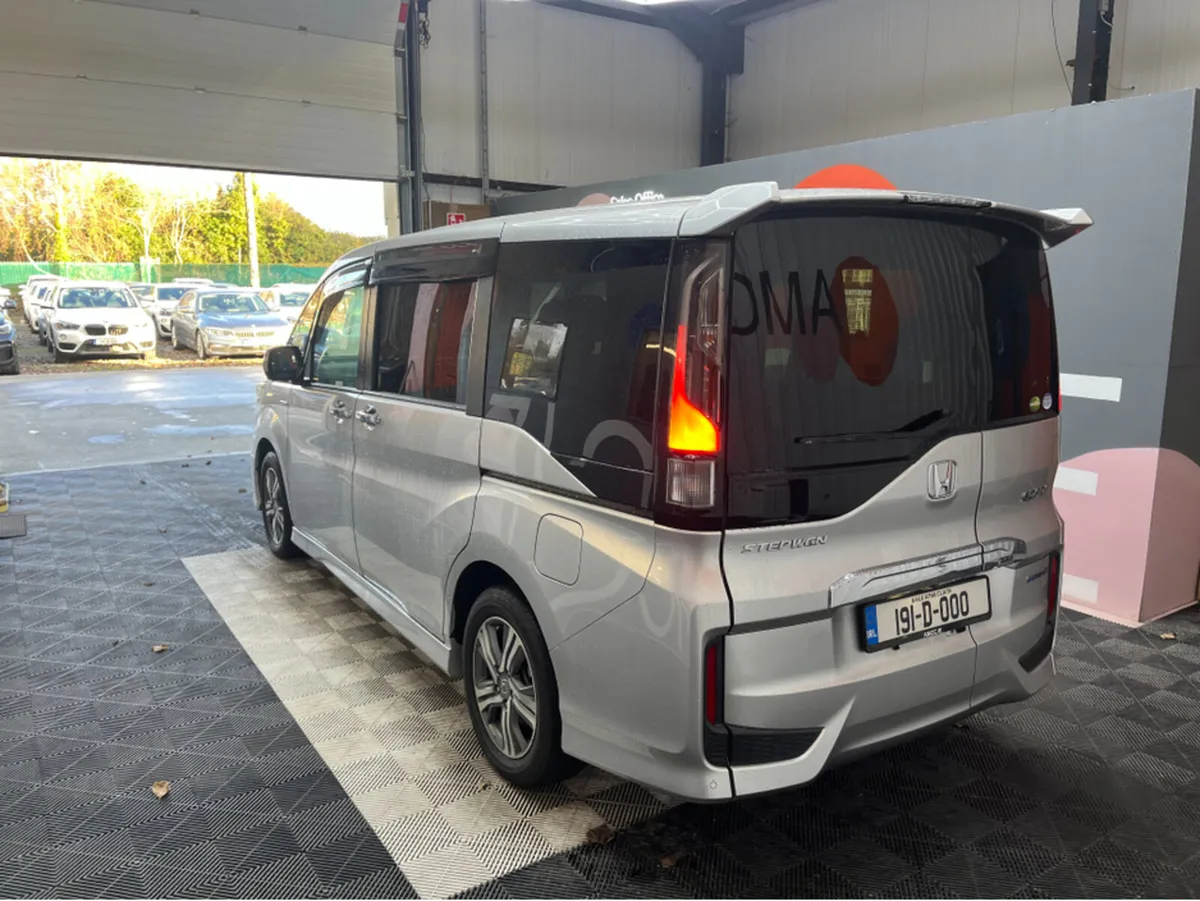 Honda Stepwagon 2019 HONDA STEPWAGON 2.0L HYBRID / - Image 4