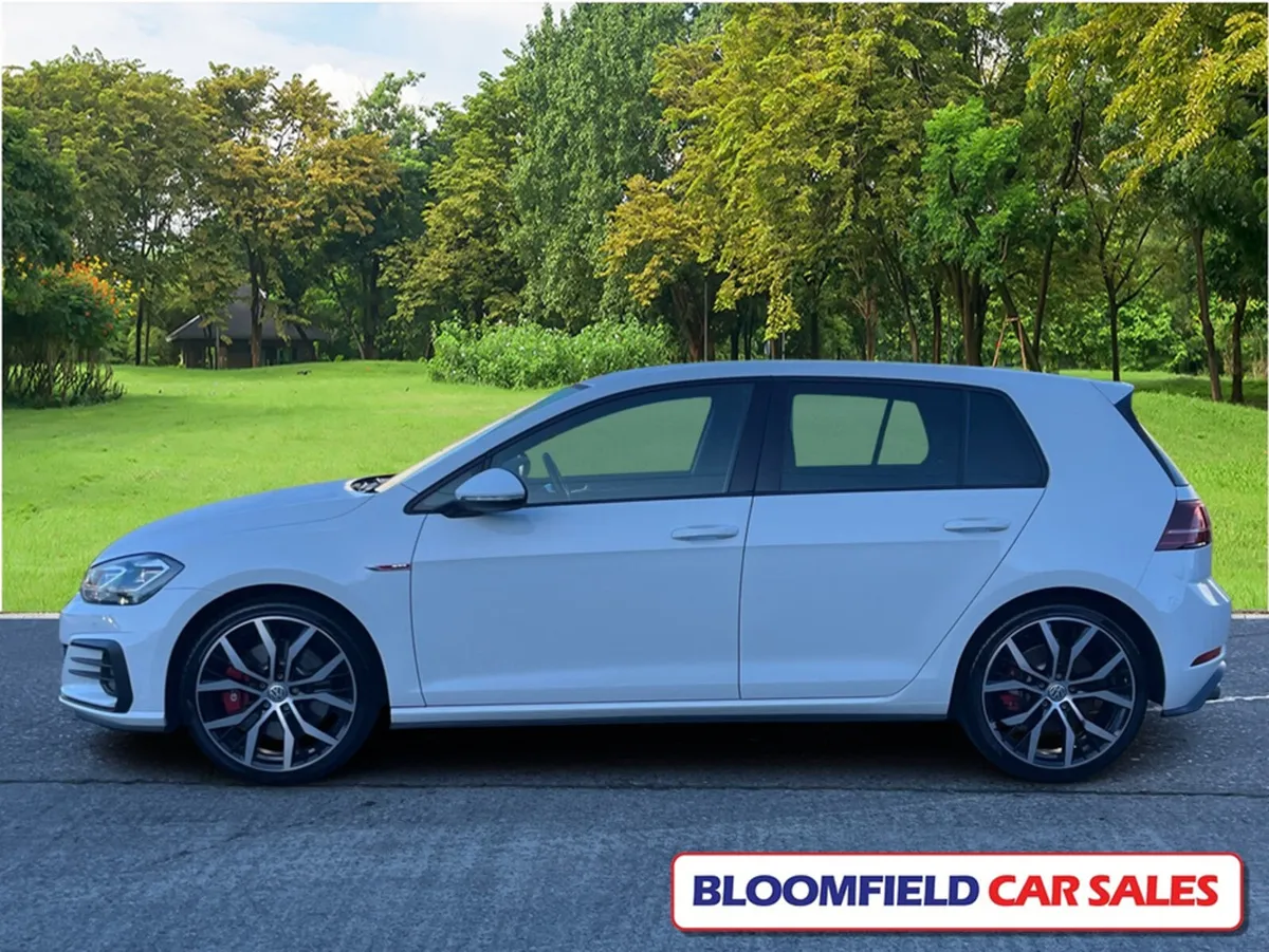 Volkswagen Golf GTI PERFORMANCE, DSG // LOW MILEAG - Image 4