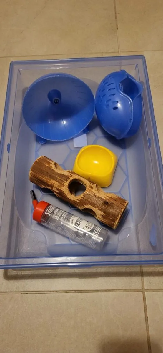Hamster cage with accessories - Image 4